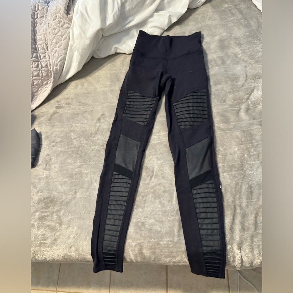 XS Alo Leggings
